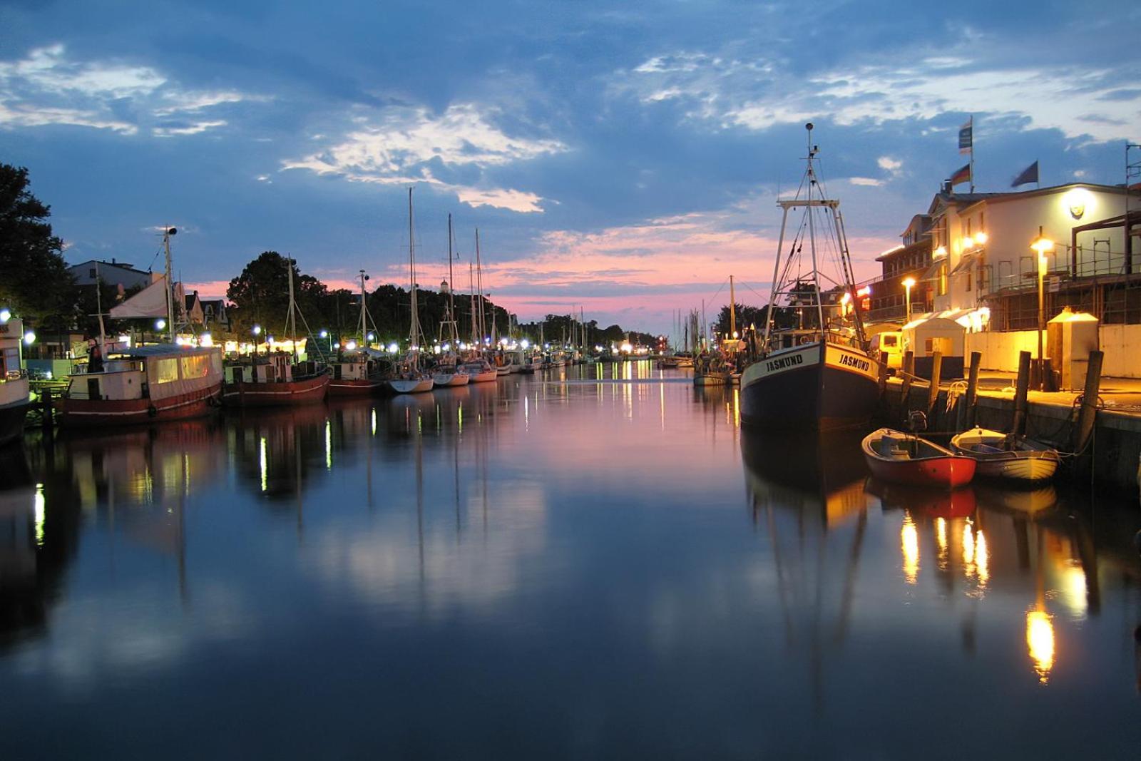 Berringer, Krabbe, Direkt An Der Promenade Apartamento Rostock Exterior foto